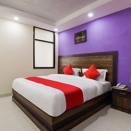 Hotel O Maharaja Gold New Delhi Exterior photo